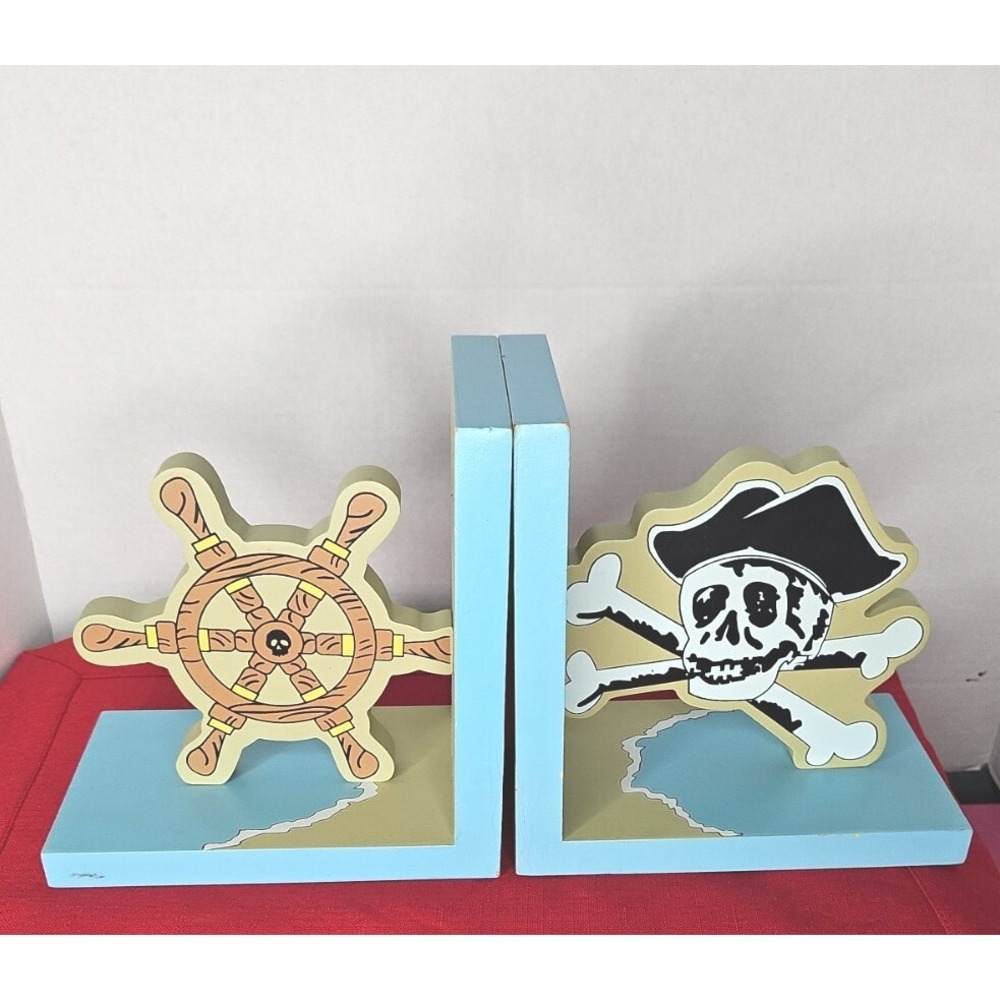 Jolly Roger Pirate Skull Children's Wooden Book Ends Compass Skeleton 2‎ PC